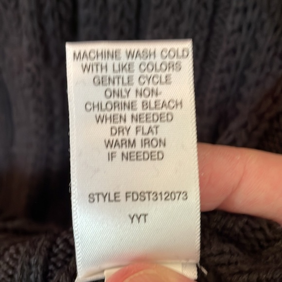 Sonoma cotton sweater black size medium with 3 buttons. NWT. - Picture 11 of 11